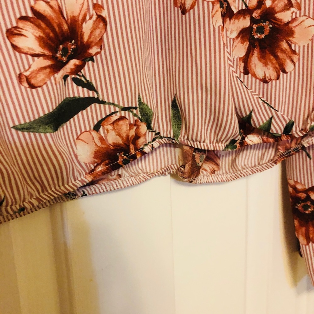 Flowered blouse - Picture 5 of 5